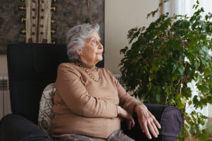 Abuela desorientada por el alzhéimer