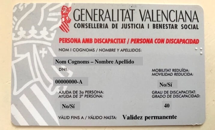 Se muestra una fotografía del carnet acreditativo de persona con discapacidad en la Comunidad Valenciana, con sus datos personales, grado de dependencia y su fecha de validez. 