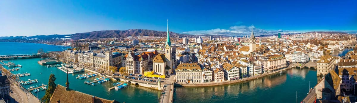 Se muestra una panorámica de Zurich, una de las ciudades más visitadas de Suiza para personas mayores.