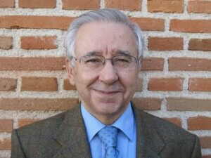 D. Lázaro González García de frente