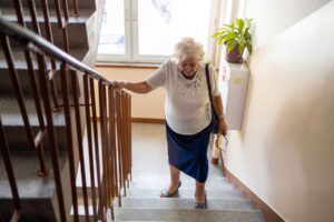 Viviendas que no se adaptan a las necesidades de las personas mayores: un gran problema en España.
