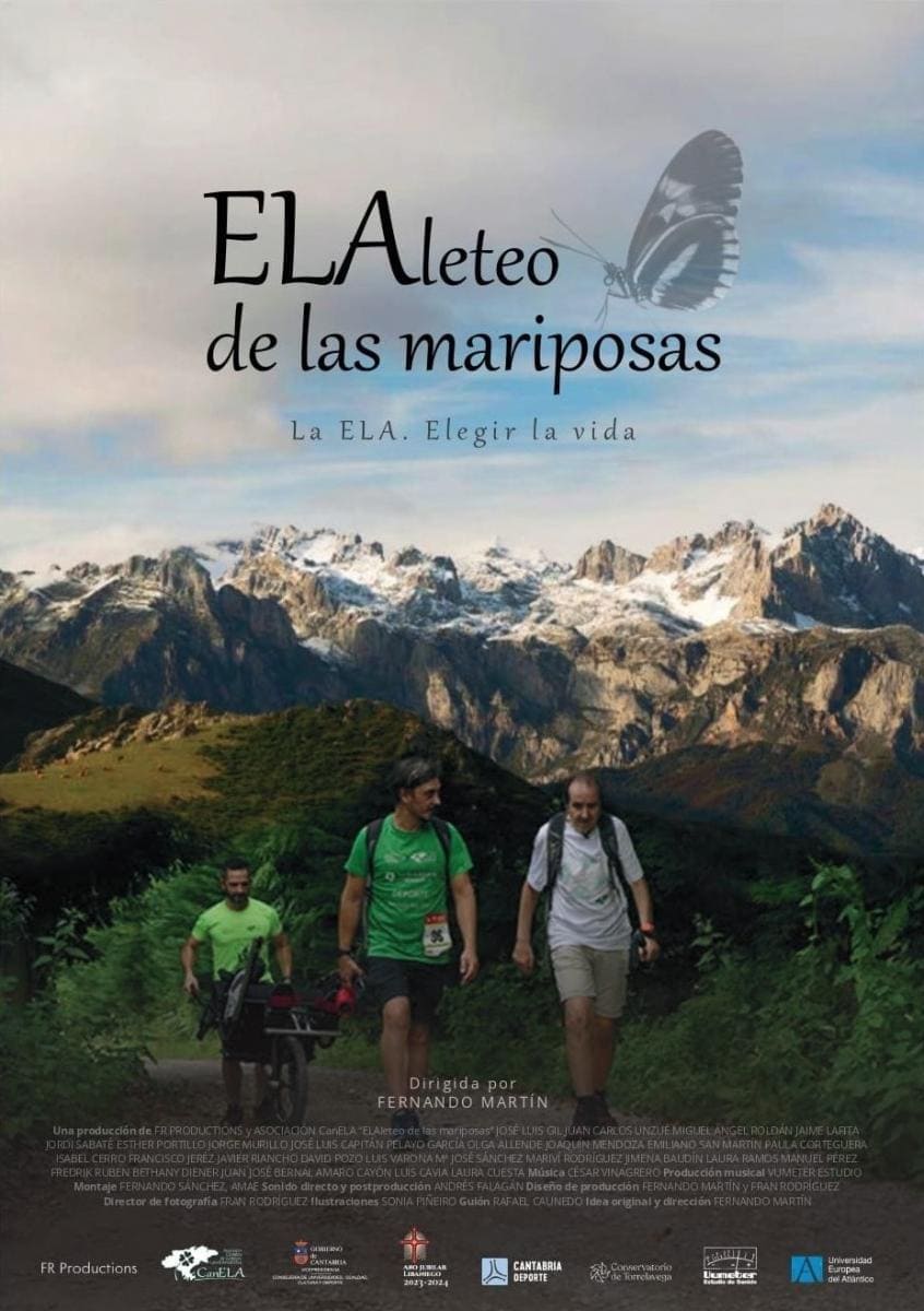 La portada de un documental titulado 'ELAleteo de las mariposas' en la que aparecen tres hombres caminando por un sendero y unas montañas detrás.