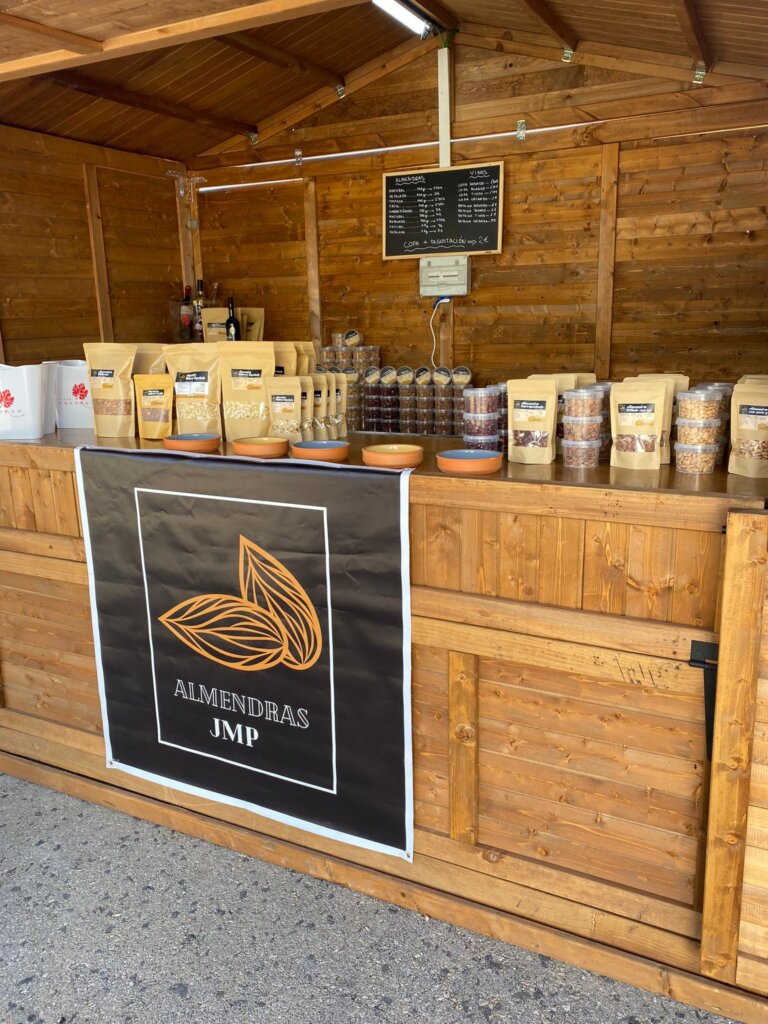 almendras JMP Puesto de productos locales de almendras y frutos secos